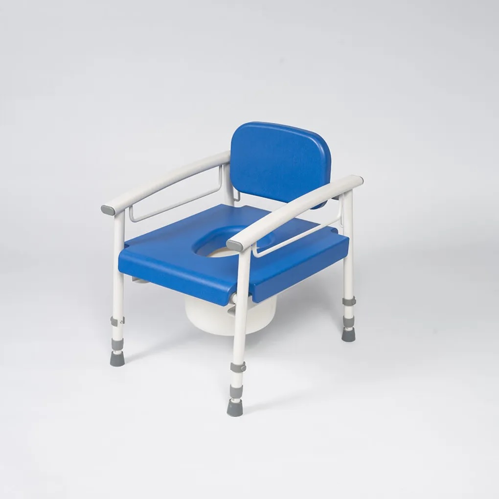Chaise percée pédiatrique Nuvo -- P77916