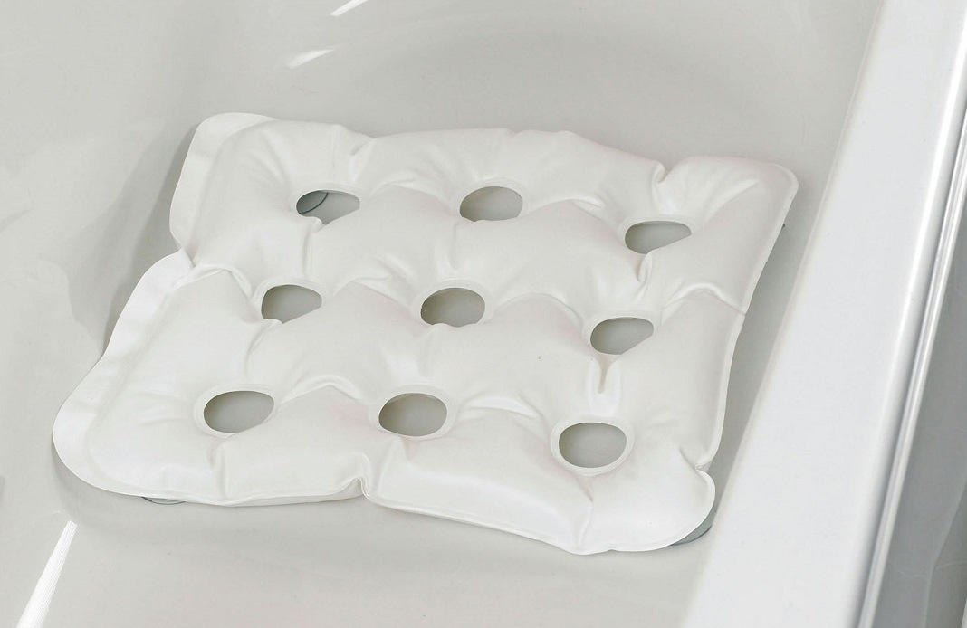 Coussin d’assise gonflable pour la baignoire, sur ventouses 45,5 x 45,5 cm - blanc -- AA1814