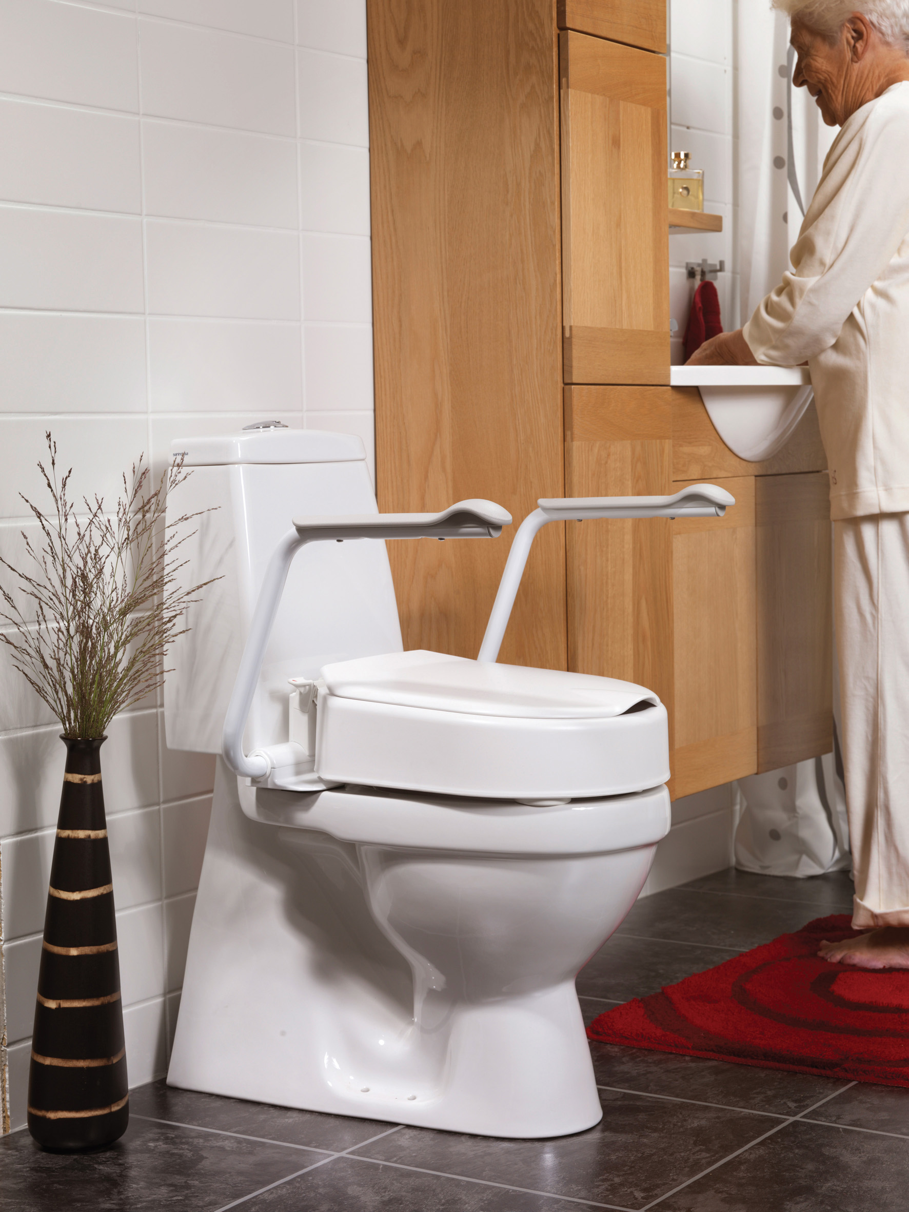 Toiletverhoger met opklapbare armsteunen Etac Hi-Loo 6 cm -- AA2129A