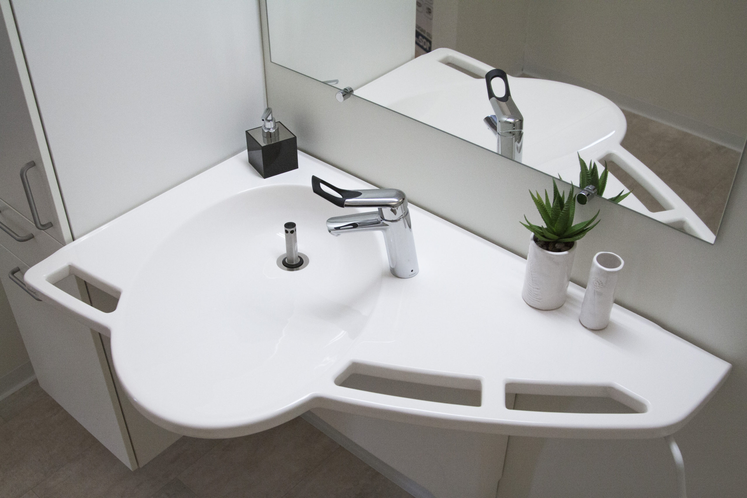 Lavabo met handvatten Ropox Support vaste hoogte - links model 40-44001