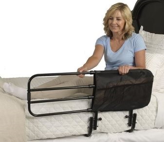 Barrière de lit - aide de transfert Stander™, 65 - 105 cm rabattable